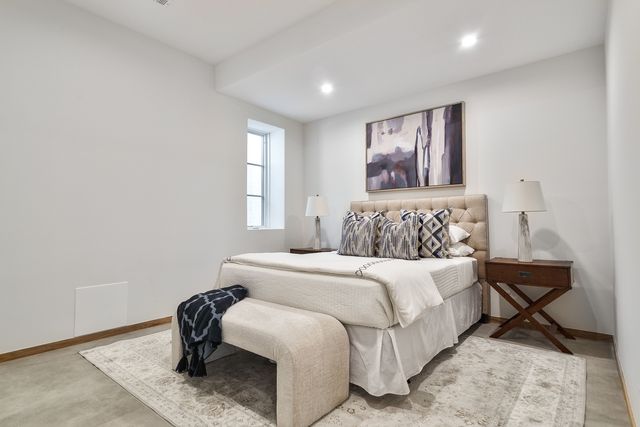 527 Kensington Court, Hinsdale, IL 60521