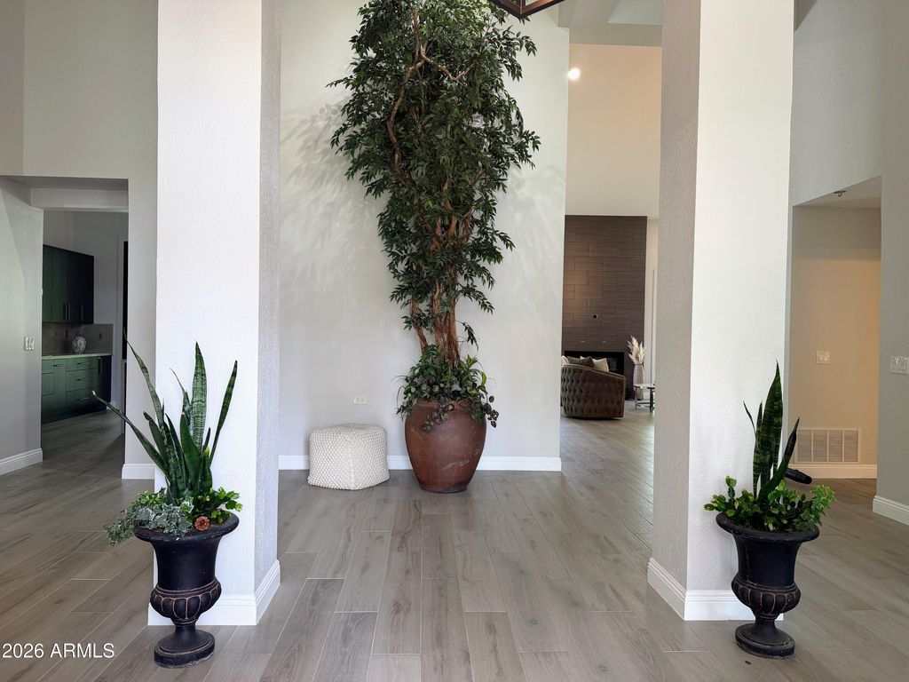 Image 19 of property listing at 10508 N 97TH Street, Scottsdale, AZ 85258