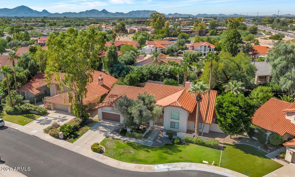 Image 2 of property listing at 10508 N 97TH Street, Scottsdale, AZ 85258