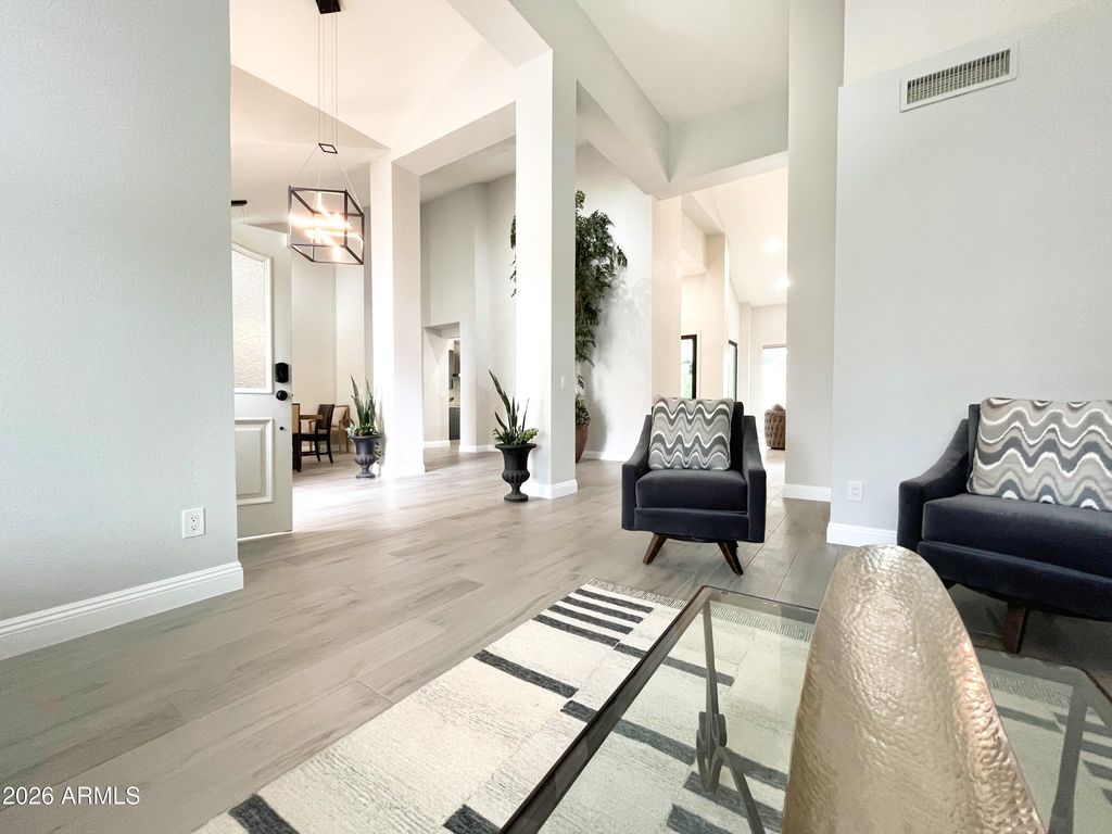 Image 7 of property listing at 10508 N 97TH Street, Scottsdale, AZ 85258