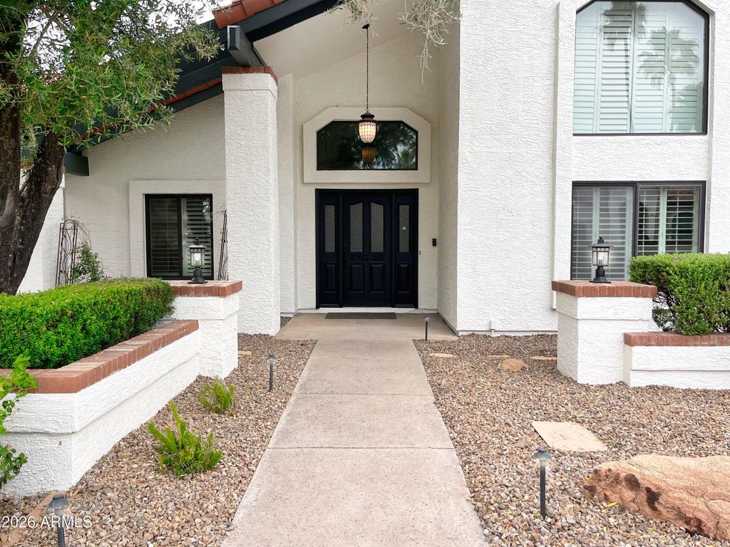 Image 9 of property listing at 10508 N 97TH Street, Scottsdale, AZ 85258