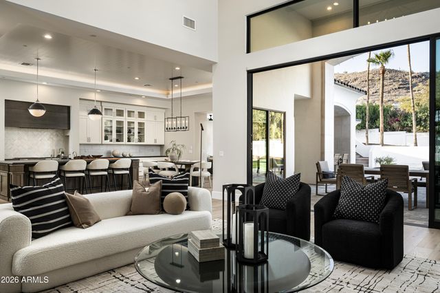 6500 E Cactus Wren Road, Paradise Valley, AZ 85253