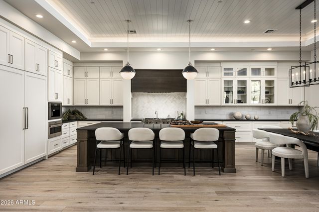 6500 E Cactus Wren Road, Paradise Valley, AZ 85253