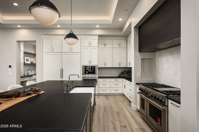 6500 E Cactus Wren Road, Paradise Valley, AZ 85253