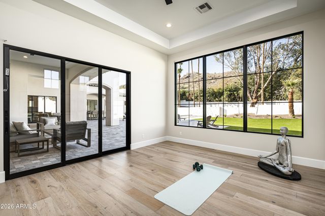 6500 E Cactus Wren Road, Paradise Valley, AZ 85253