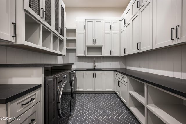 6500 E Cactus Wren Road, Paradise Valley, AZ 85253