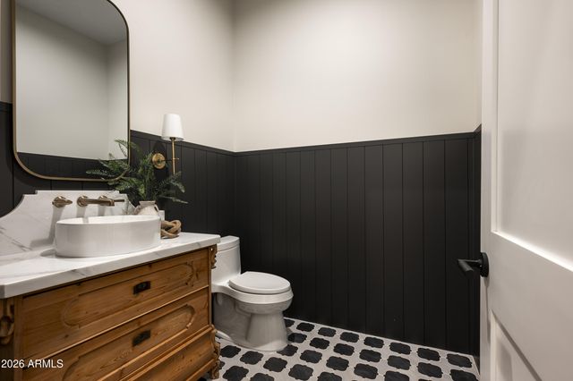 6500 E Cactus Wren Road, Paradise Valley, AZ 85253