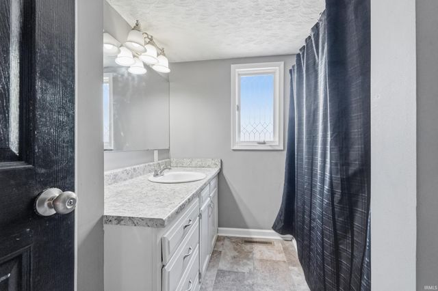 712 E 9th Street, Auburn, IN 46706