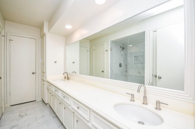 7815 Hummingbird Street, Houston, TX 77071