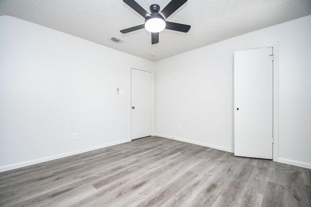 7815 Hummingbird Street, Houston, TX 77071
