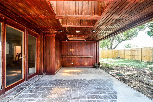 7815 Hummingbird Street, Houston, TX 77071