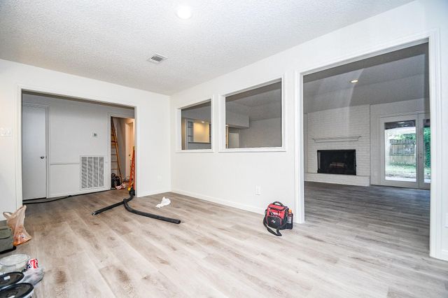 7815 Hummingbird Street, Houston, TX 77071