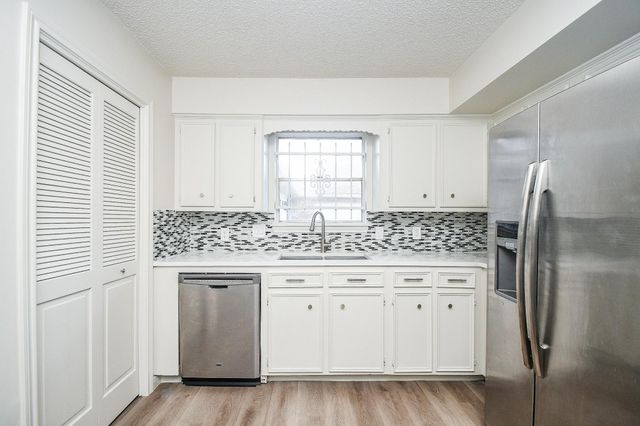 7815 Hummingbird Street, Houston, TX 77071