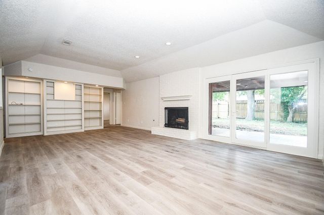 7815 Hummingbird Street, Houston, TX 77071