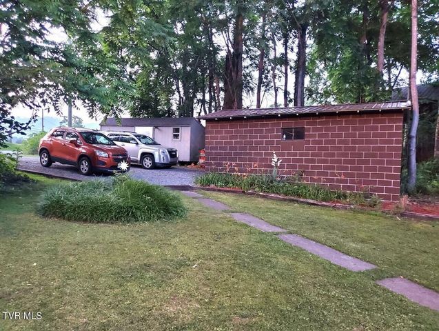 1769 Irondale Road, Big Stone Gap, VA 24219