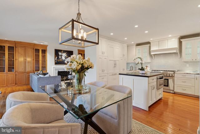 1739 N WAKEFIELD ST N, Arlington, VA 22207