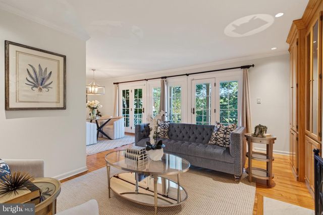 1739 N WAKEFIELD ST N, Arlington, VA 22207