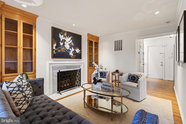 1739 N WAKEFIELD ST N, Arlington, VA 22207