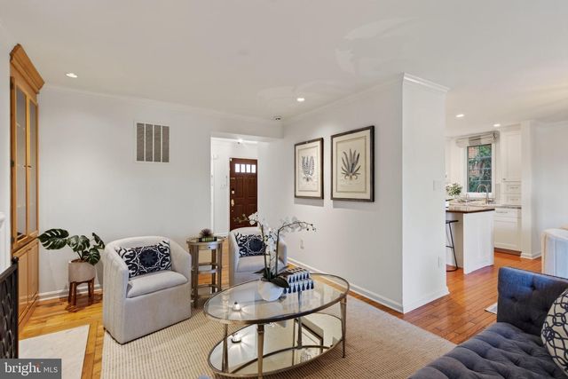 1739 N WAKEFIELD ST N, Arlington, VA 22207