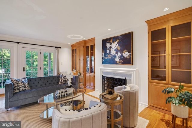 1739 N WAKEFIELD ST N, Arlington, VA 22207