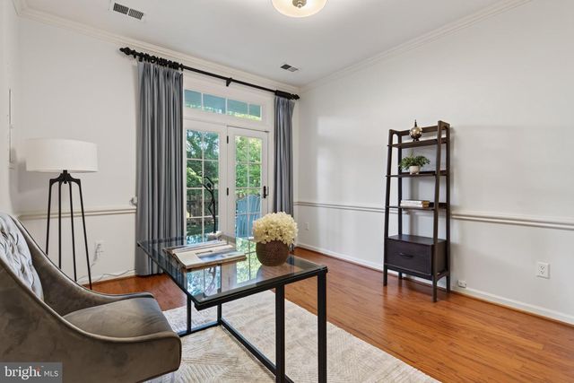 1739 N WAKEFIELD ST N, Arlington, VA 22207