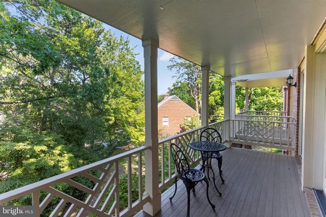 1739 N WAKEFIELD ST N, Arlington, VA 22207