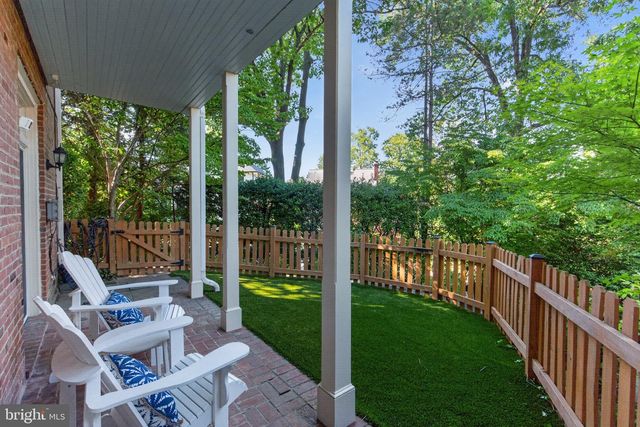 1739 N WAKEFIELD ST N, Arlington, VA 22207