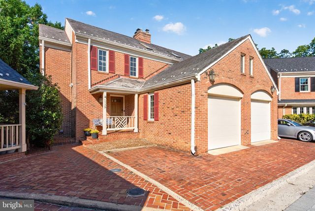 1739 N WAKEFIELD ST N, Arlington, VA 22207