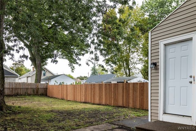 32 Zelmer Street, Buffalo, NY 14211