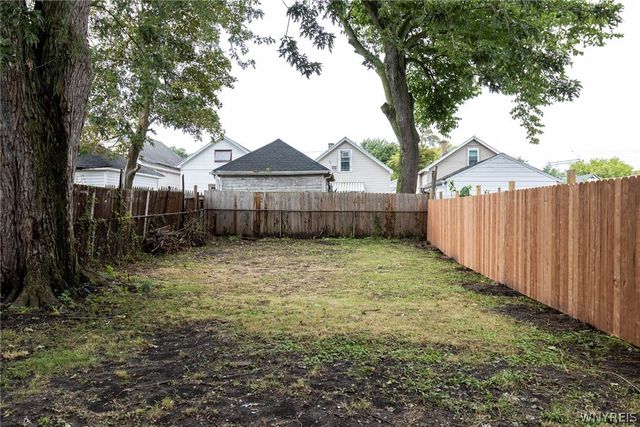 32 Zelmer Street, Buffalo, NY 14211