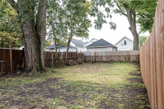 32 Zelmer Street, Buffalo, NY 14211