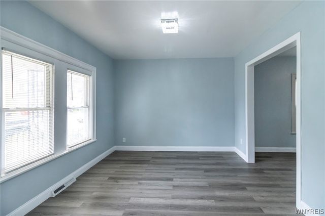 32 Zelmer Street, Buffalo, NY 14211
