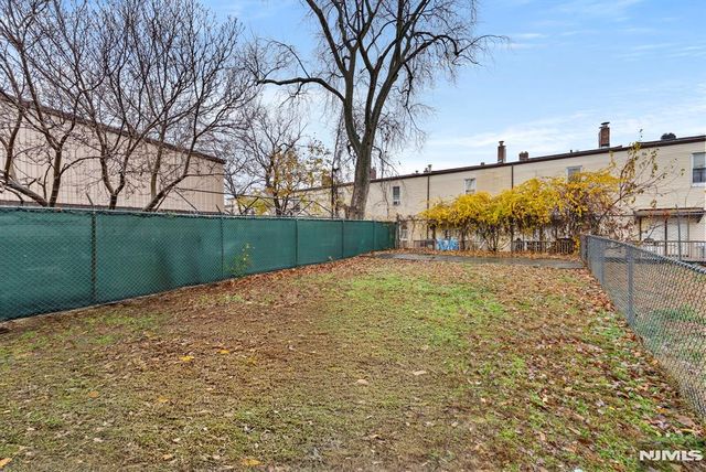 21 Olive Street, Paterson, NJ 07501