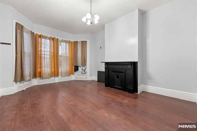 21 Olive Street, Paterson, NJ 07501