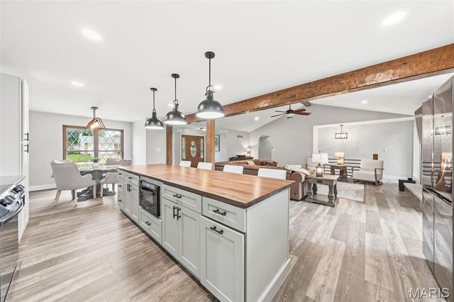 8 Lake Hill Drive, St Peters, MO 63376