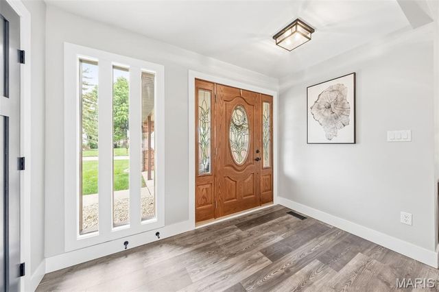 8 Lake Hill Drive, St Peters, MO 63376