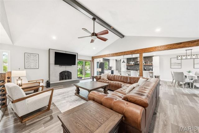 8 Lake Hill Drive, St Peters, MO 63376