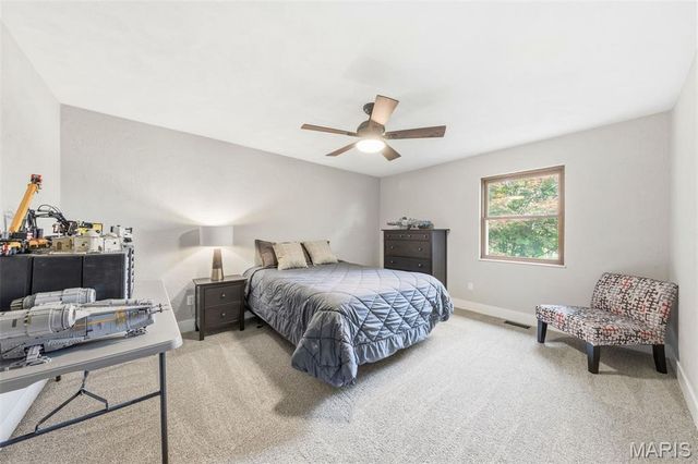 8 Lake Hill Drive, St Peters, MO 63376