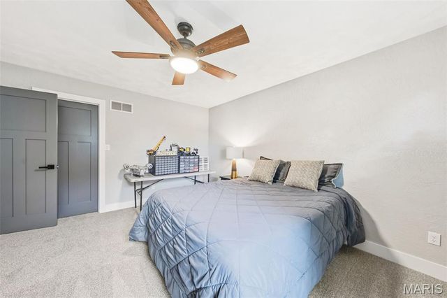 8 Lake Hill Drive, St Peters, MO 63376