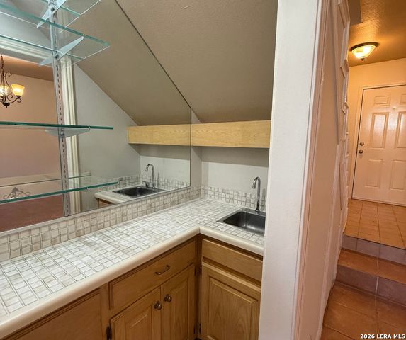 101 Fenimore Apt 2, San Antonio, TX 78209