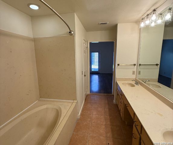 101 Fenimore Apt 2, San Antonio, TX 78209