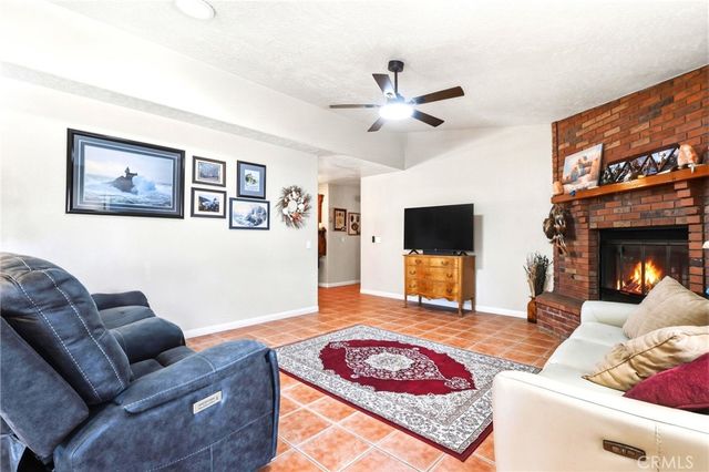 20238 Osseo Road, Apple Valley, CA 92308