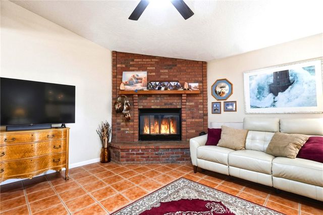 20238 Osseo Road, Apple Valley, CA 92308