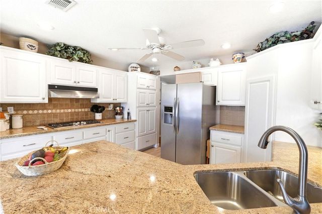 20238 Osseo Road, Apple Valley, CA 92308