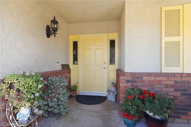 20238 Osseo Road, Apple Valley, CA 92308