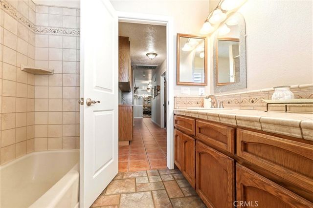 20238 Osseo Road, Apple Valley, CA 92308
