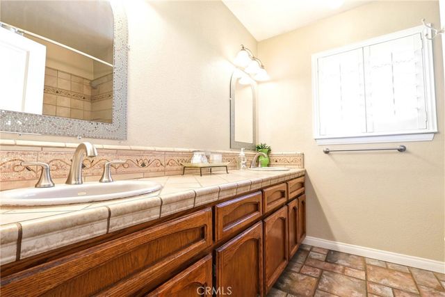 20238 Osseo Road, Apple Valley, CA 92308