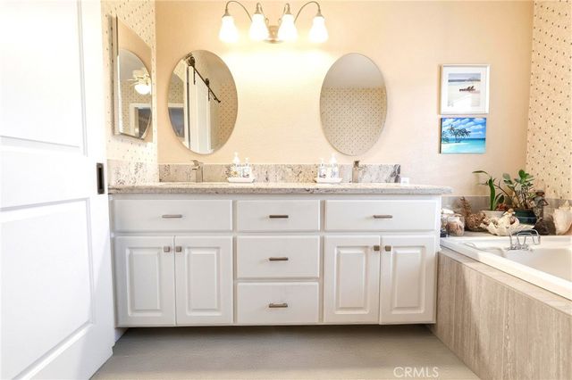 20238 Osseo Road, Apple Valley, CA 92308