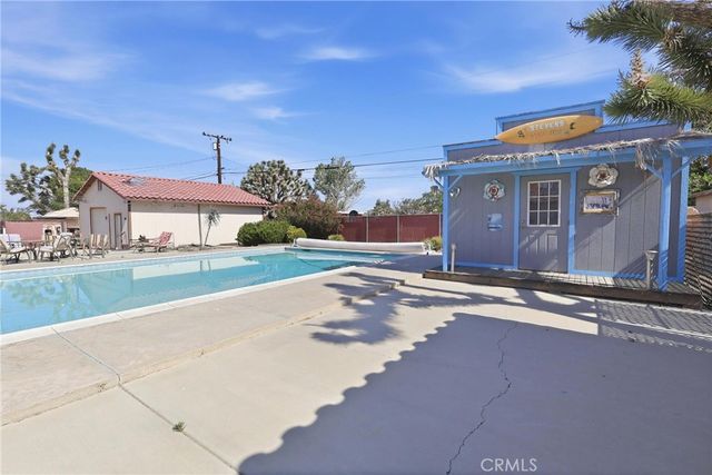 20238 Osseo Road, Apple Valley, CA 92308