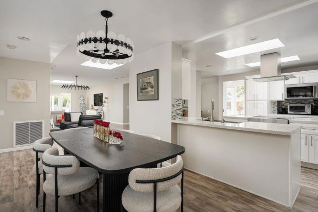 7026 Estrella De Mar Rd, Carlsbad, CA 92009